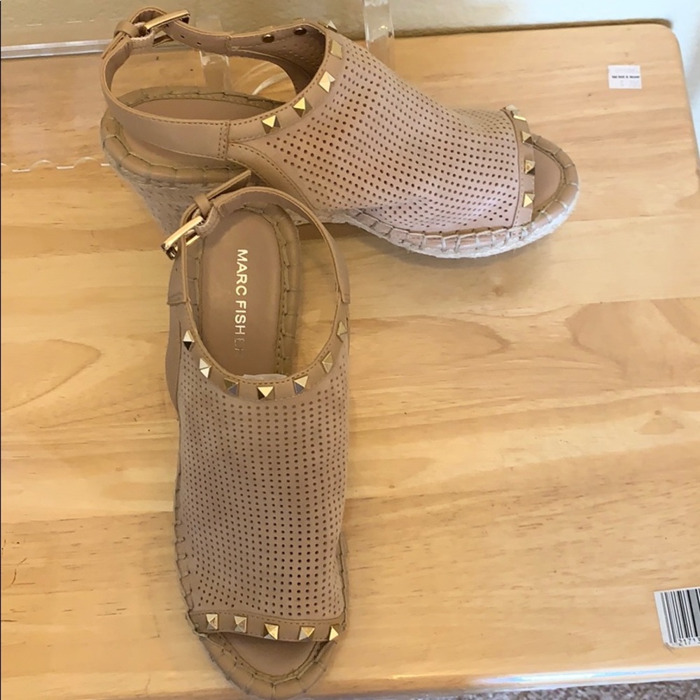 Marc Fisher Wedges - Picture 2 of 7
